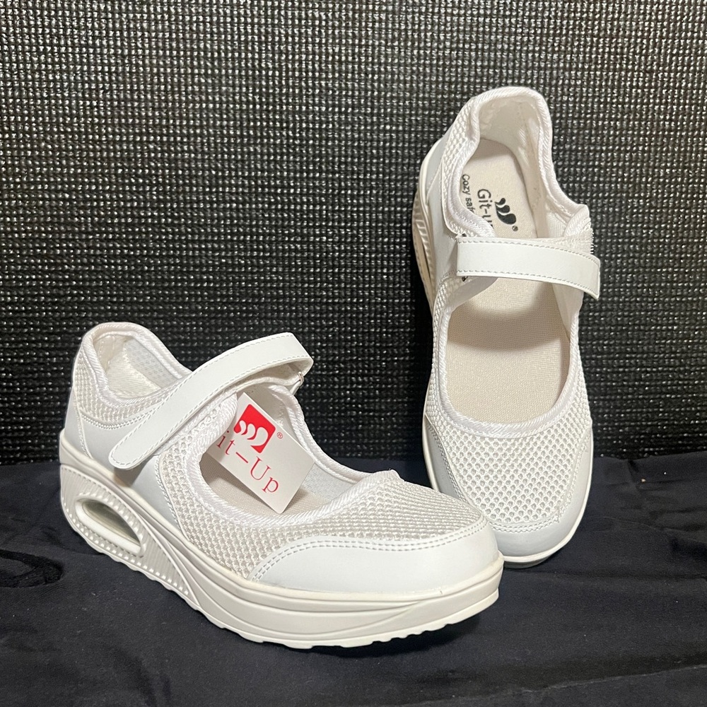 Hsyooes Women's Mesh Walking Shoes